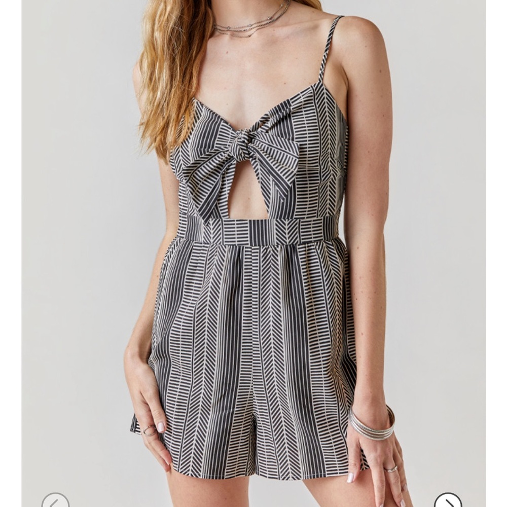 Catalina Tie Front Key Hole Romper
